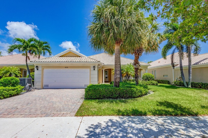 Spacious 4-bedroom, 3 bathroom, single story pool home centrally - Beach Home for sale in Palm Beach Gardens, Florida on Beachhouse.com