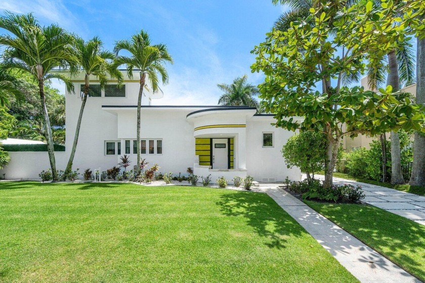 Belford Shoumate, Modernist Architect, modified this 1935  home - Beach Home for sale in West Palm Beach, Florida on Beachhouse.com