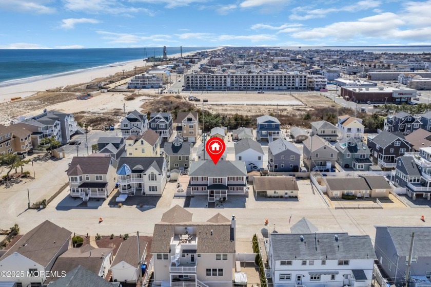ORTLEY BEACH - OCEAN BLOCK BEAUTY IN A PRIVATE BEACH COMMUNITY - - Beach Home for sale in Ortley Beach, New Jersey on Beachhouse.com