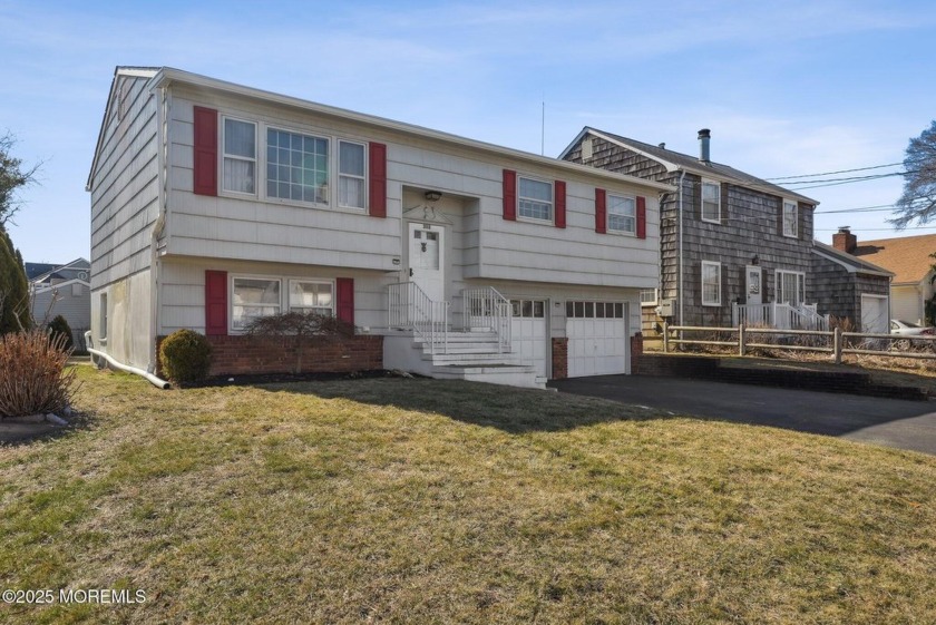 Enjoy the best of shore living at this charming 4 bed/2 bath - Beach Home for sale in Point Pleasant Beach, New Jersey on Beachhouse.com