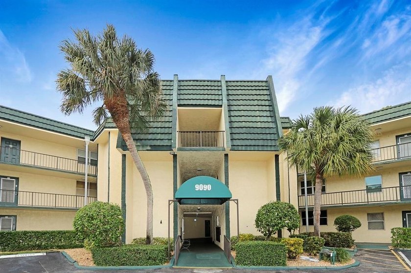 Location - Location - Location !! Ground Floor Waterfront Unit - Beach Condo for sale in Tamarac, Florida on Beachhouse.com