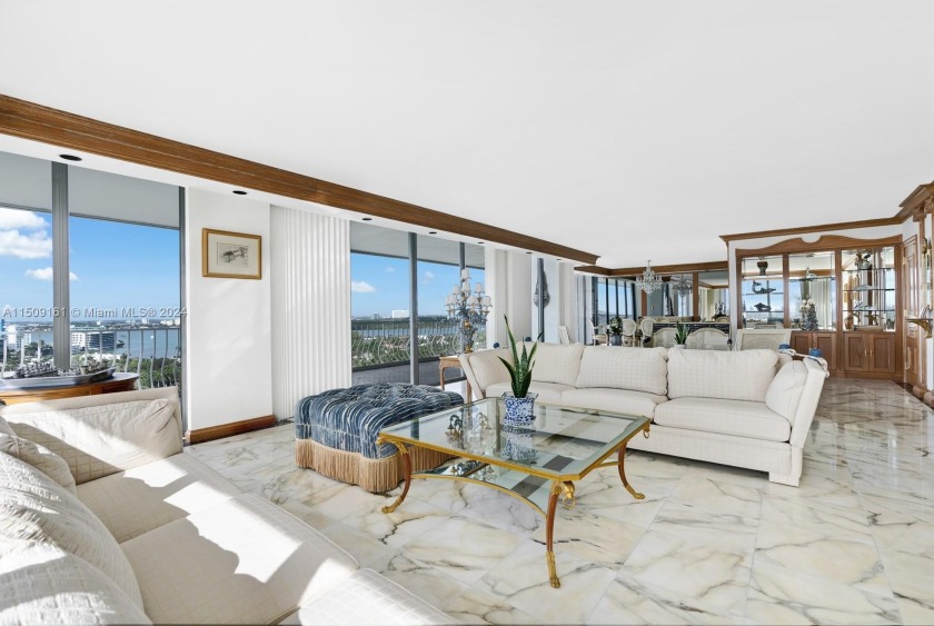 Gorgeous waterfront condo in the luxurious Bal Harbour 101! This - Beach Condo for sale in Bal Harbour, Florida on Beachhouse.com