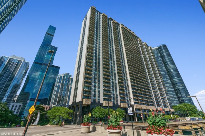 Spacious and bright unit with updated windows within a fabulous - Beach Home for sale in Chicago, Illinois on Beachhouse.com