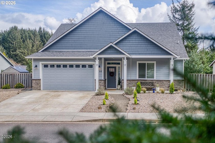 Beautifully maintained single-level home offering move-in ready - Beach Home for sale in Lincoln City, Oregon on Beachhouse.com