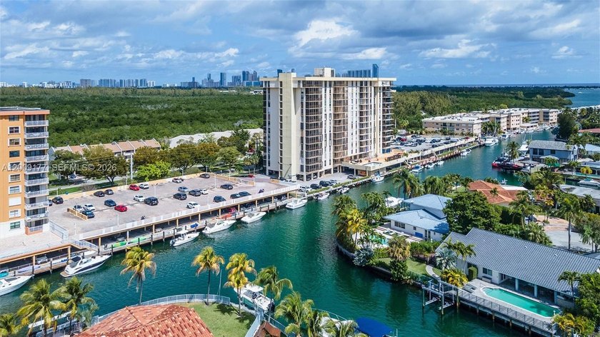 Spectacular corner unit on the 10th floor offering breathtaking - Beach Condo for sale in North Miami, Florida on Beachhouse.com