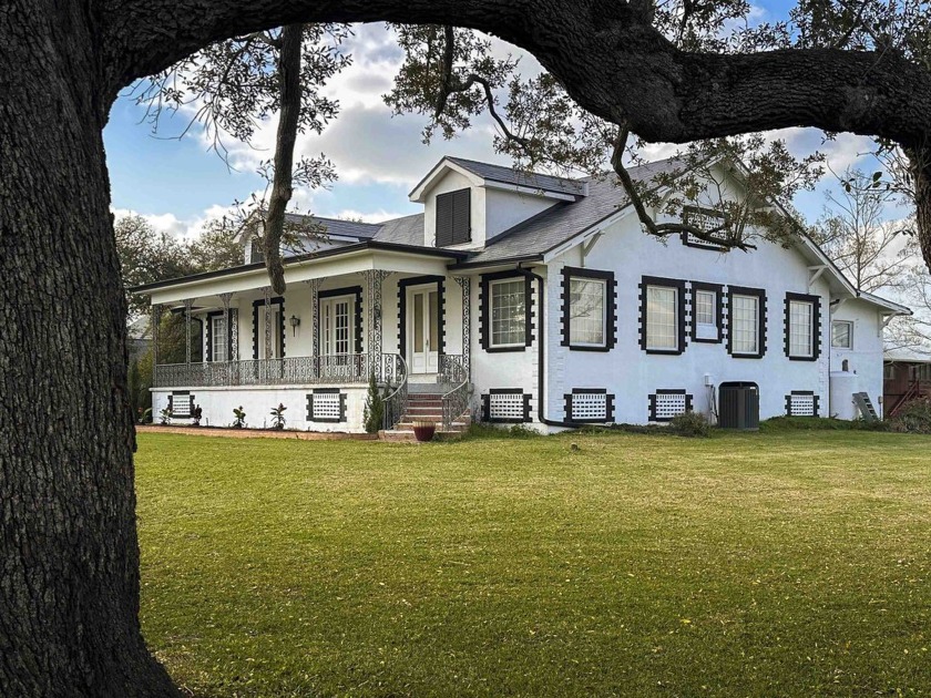 Welcome to 4455 Highway 24 in Bourg, Louisiana--a rare - Beach Home for sale in Bourg, Louisiana on Beachhouse.com