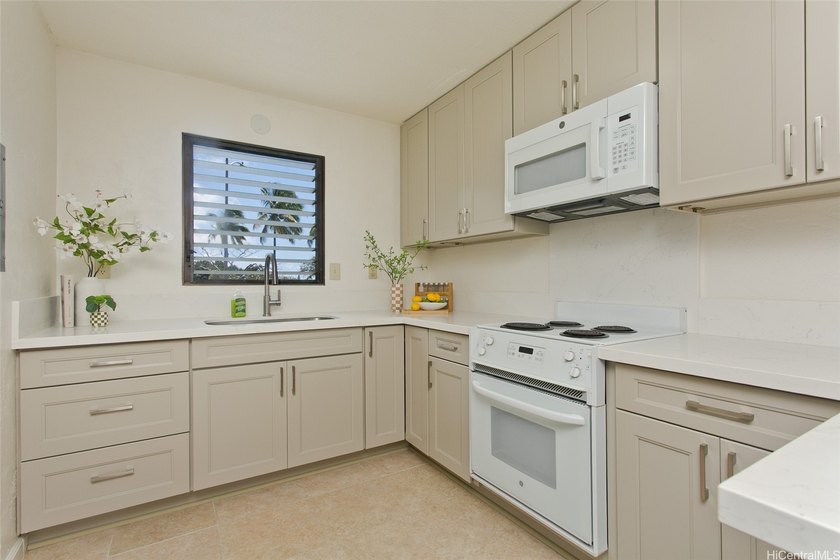 Great location and rarely available 3-bedroom, 2.5-bath townhome - Beach Condo for sale in Aiea, Hawaii on Beachhouse.com