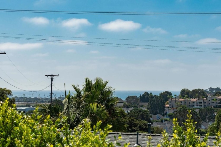 Panoramic ocean views define this stunning 3BR/2.5BA Solana - Beach Condo for sale in Solana Beach, California on Beachhouse.com