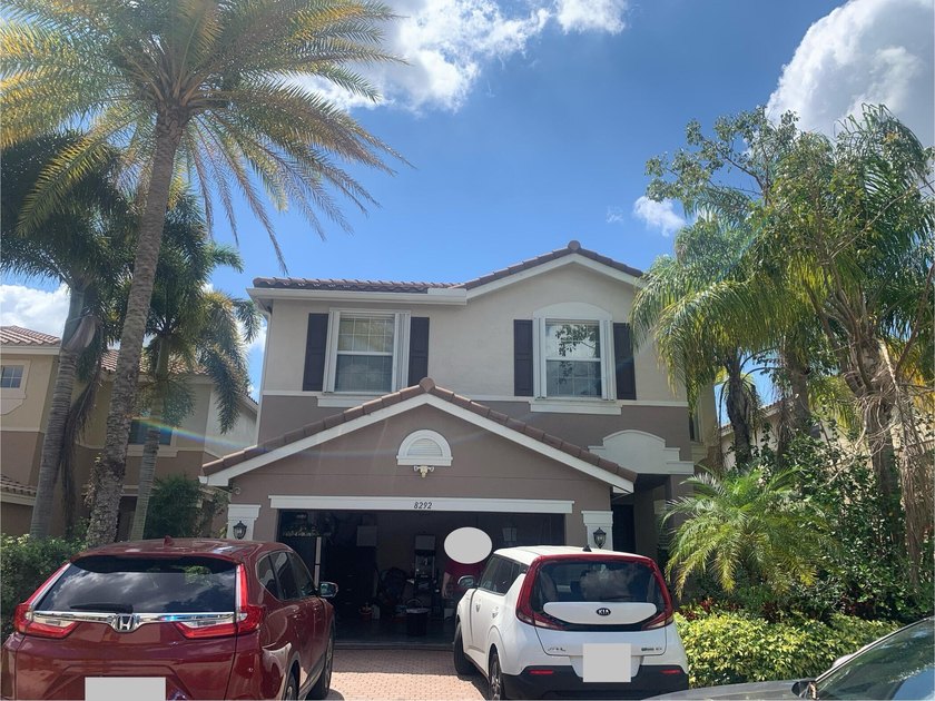 8292 Calabria Lakes Dr - Beach Home for sale in Boynton Beach, Florida on Beachhouse.com