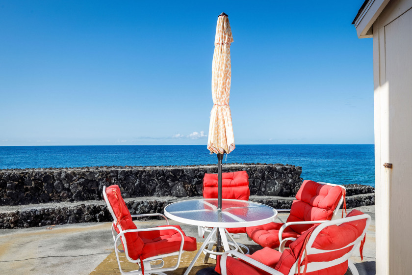Kksr#182 Direct Oceanfront Townhome, Right on the - Beach Vacation Rentals in KAILUA KONA, Hawaii on Beachhouse.com
