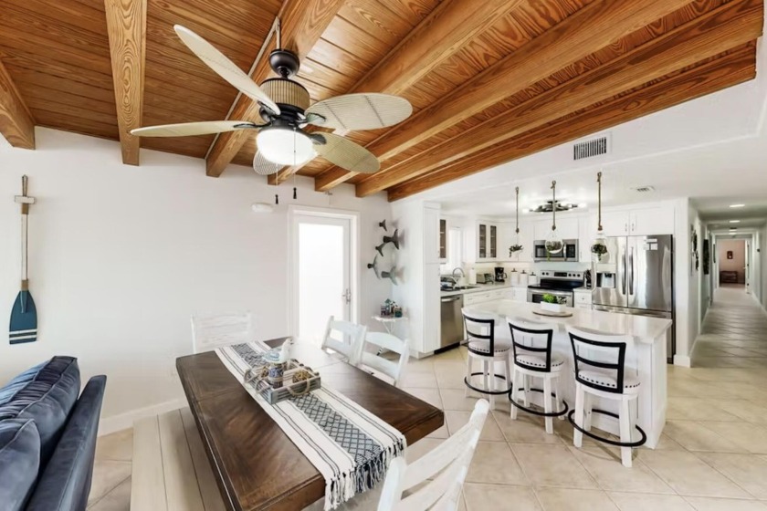 This remodeled oasis offers boating bliss on a 200 ft canal - Beach Home for sale in Key Colony Beach, Florida on Beachhouse.com