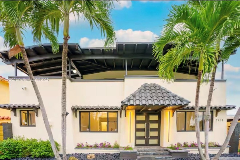 Luxury Miami Investment Opportunity! This fully operating - Beach Townhome/Townhouse for sale in Miami, Florida on Beachhouse.com
