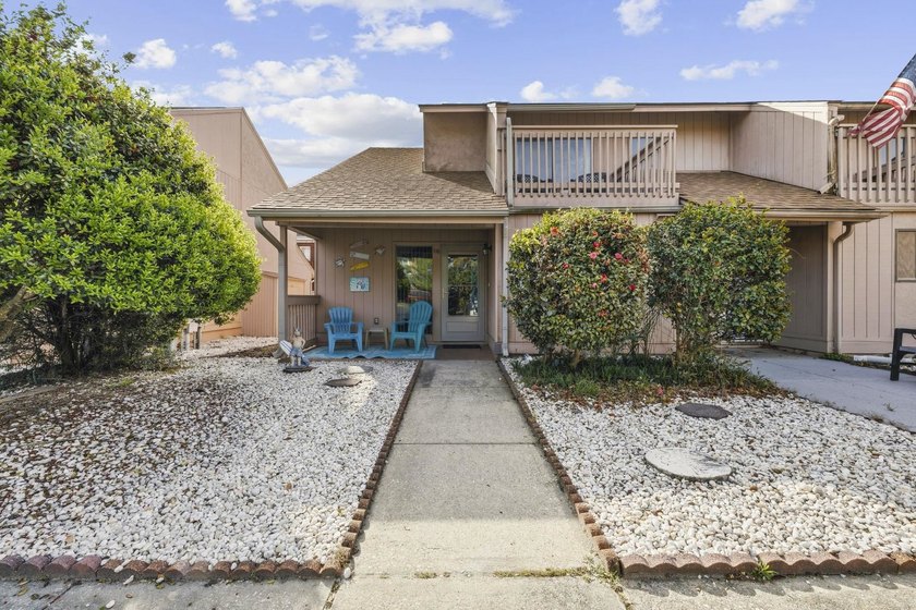 Welcome to this 3-bedroom, 2-bath townhouse in the heart of - Beach Townhome/Townhouse for sale in Myrtle Beach, South Carolina on Beachhouse.com