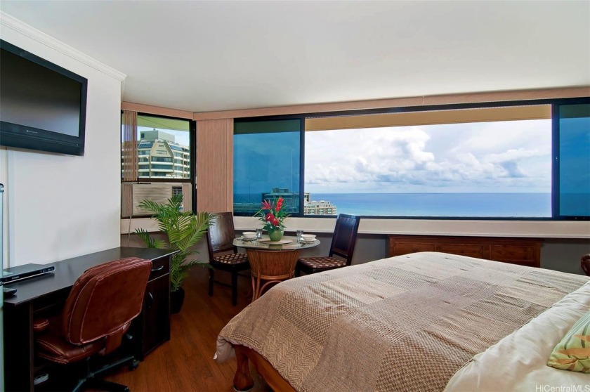 FANTASTIC VIEWS o High Floor Panoramic Ocean View o Legal - Beach Condo for sale in Honolulu, Hawaii on Beachhouse.com