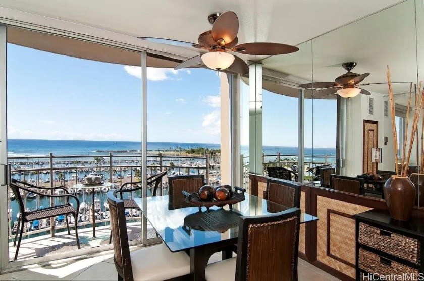 AMAZING PANORAMIC OCEANFRONT VIEWS! o Great Location. The - Beach Condo for sale in Honolulu, Hawaii on Beachhouse.com