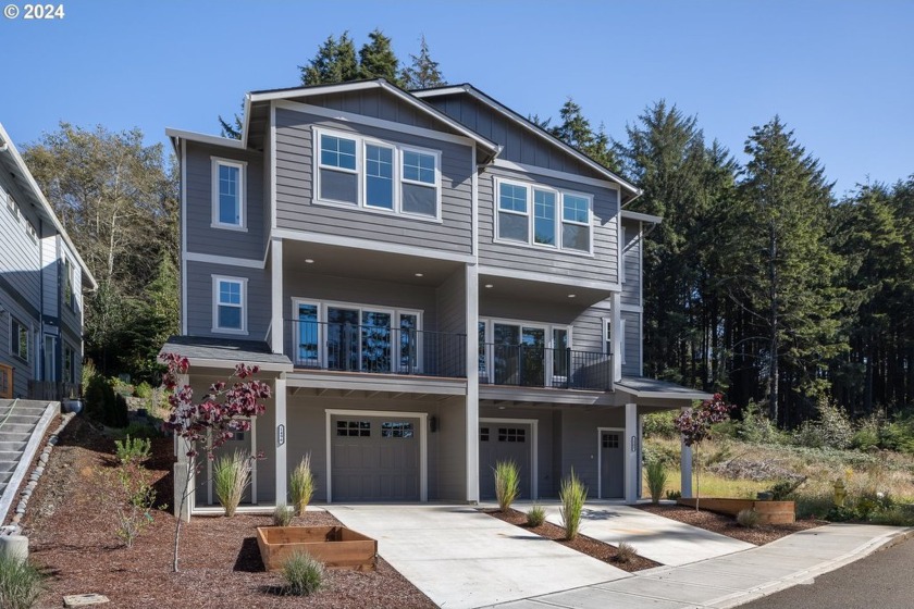 Welcome home to this beautiful & affordable new construction - Beach Home for sale in Lincoln City, Oregon on Beachhouse.com