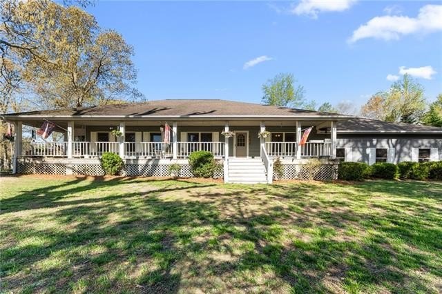 Fabulous waterfront home featuring single-level living on Tabbs - Beach Home for sale in White Stone, Virginia on Beachhouse.com
