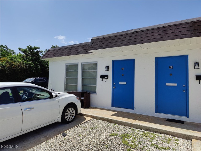 ATTENTION INVESTORS!!! Nice 2 bed/2bath with tenant in place - Beach Home for sale in Lehigh Acres, Florida on Beachhouse.com