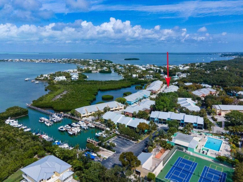 This Landings of Largo townhome has the vaulted ceilings you've - Beach Townhome/Townhouse for sale in Key Largo, Florida on Beachhouse.com