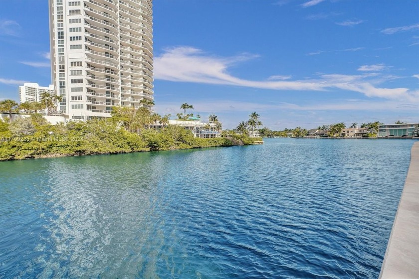 Renovated Amazing 2Bed 2Bath unfurnished, with huge balcony - Beach Condo for sale in Aventura, Florida on Beachhouse.com