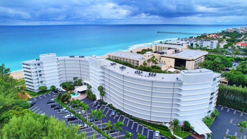 Welcome to your dream beachfront retreat! This spacious - Beach Condo for sale in Palm Beach, Florida on Beachhouse.com