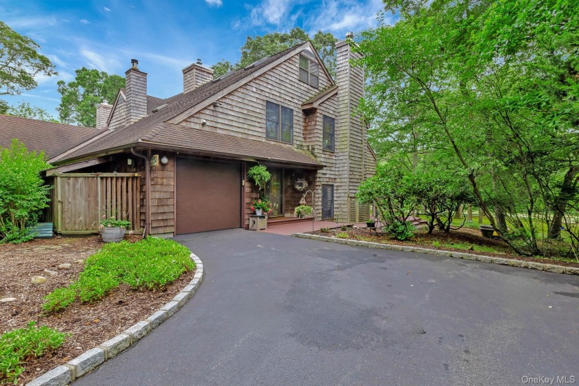 Welcome to Pepperidge Lake and welcome to nature, quiet and - Beach Condo for sale in Eastport, New York on Beachhouse.com