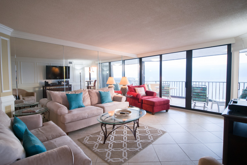 Recently updated condo in a 24 hour secured building + FREE - Beach Vacation Rentals in Myrtle Beach, South Carolina on Beachhouse.com