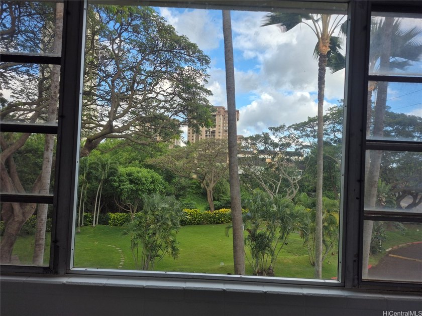 Great and Convenient Location! It is very bright and quiet, 3 - Beach Condo for sale in Aiea, Hawaii on Beachhouse.com