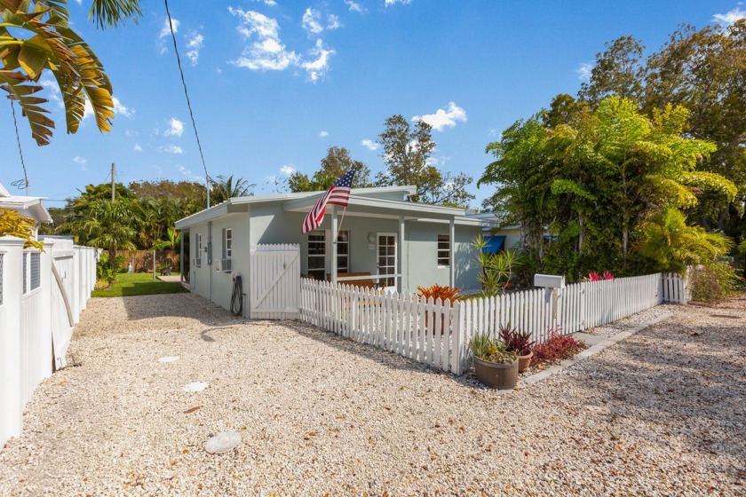 2433 Harris is a solid 2 bedroom 1 bathroom home on a beautiful - Beach Home for sale in Key West, Florida on Beachhouse.com