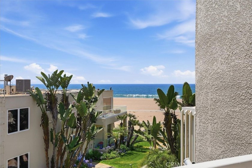 Experience a refined, low-maintenance beach lifestyle at - Beach Condo for sale in Playa Del Rey, California on Beachhouse.com