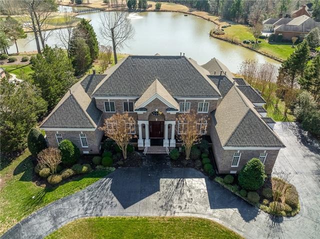 Remarkable and stately property tucked away in the heart of - Beach Home for sale in Williamsburg, Virginia on Beachhouse.com