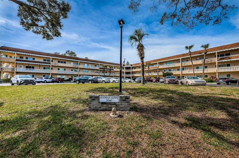 Come view this Pristine Home, a completely renovated 1400 sqf - Beach Condo for sale in Clearwater, Florida on Beachhouse.com