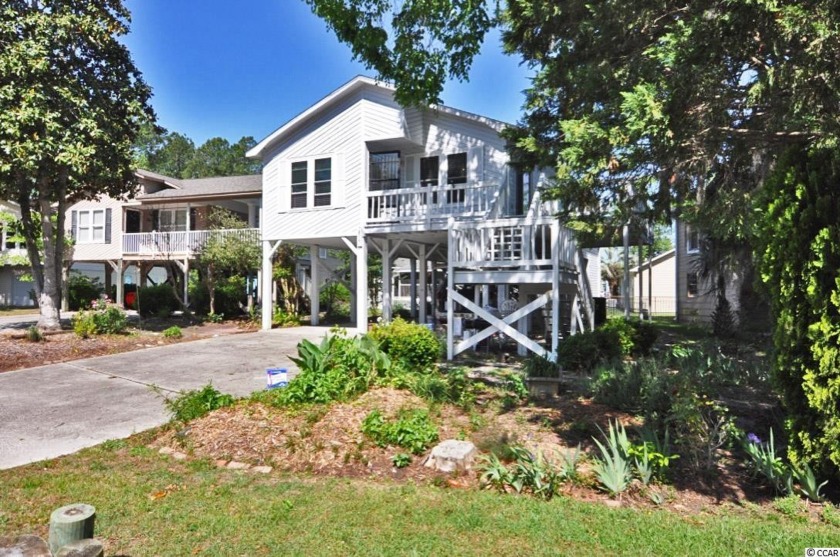 Welcome to 817 Starboard Court in Salter's Cove!  This raised - Beach Home for sale in Murrells Inlet, South Carolina on Beachhouse.com