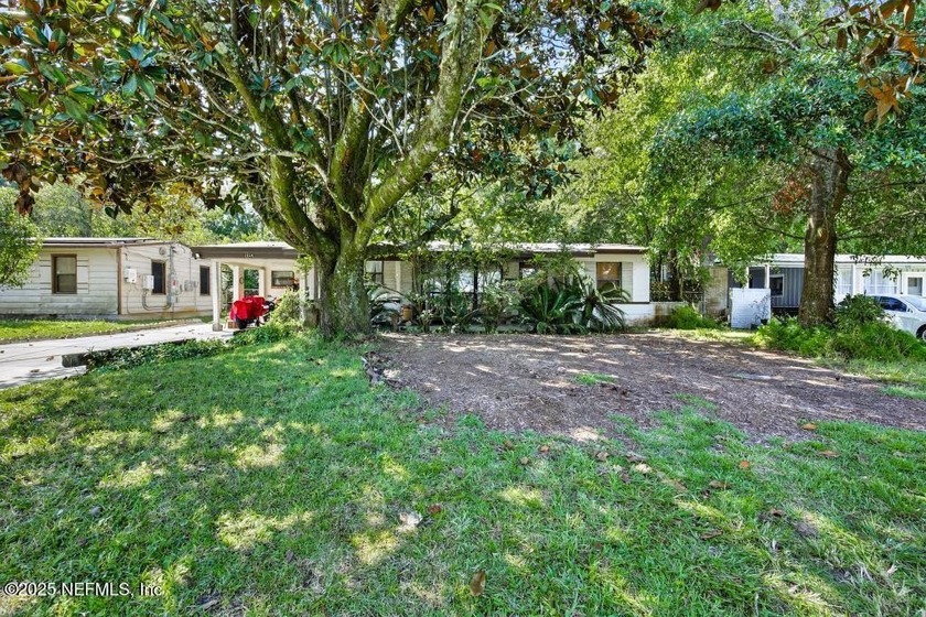 Welcome to this beautifully maintained 3-bedroom, 1-bathroom - Beach Home for sale in Jacksonville, Florida on Beachhouse.com