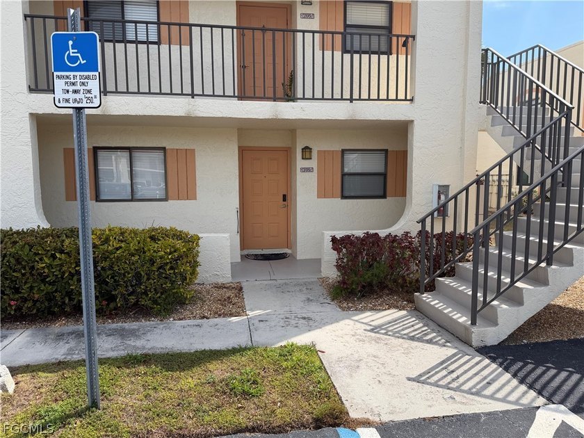 Fully renovated turnkey 2-bedroom, 2-bath first floor end unit - Beach Condo for sale in Fort Myers, Florida on Beachhouse.com