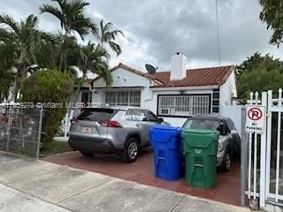 Charming Miami's MiMo District ! Nestled in a lively - Beach Home for sale in Miami, Florida on Beachhouse.com