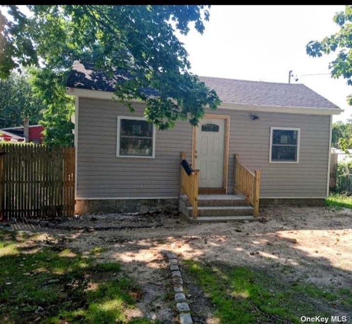 Renovated home with LOW taxes and a price you cant beat makes - Beach Home for sale in Mastic Beach, New York on Beachhouse.com