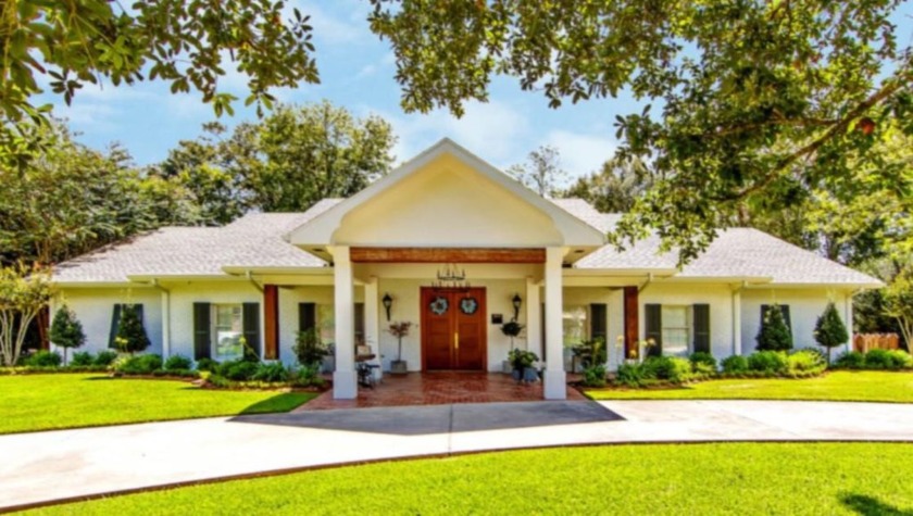 STUNNING and Architecturally Redesigned! Interior and Exterior!! - Beach Home for sale in Houma, Louisiana on Beachhouse.com