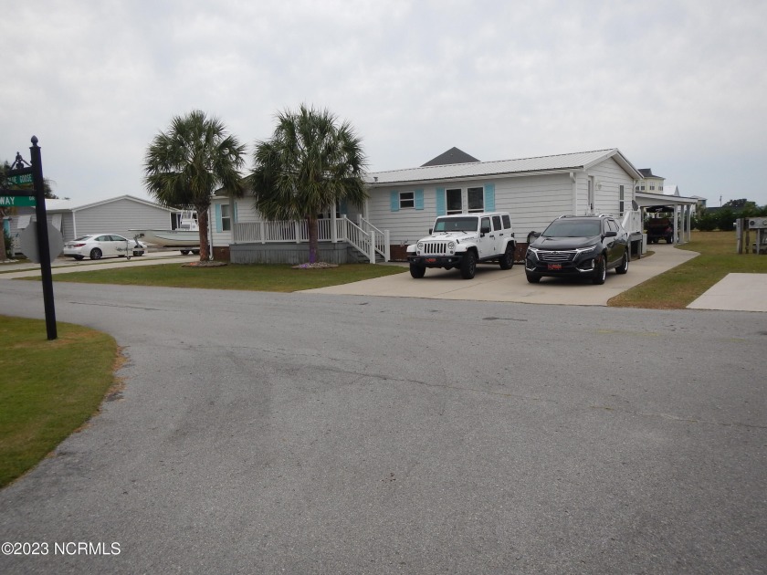 EXCEPTIONAL, IMPROVED, RENOVATED,1994 BRIGADIER 3 BED/2BATH - Beach Home for sale in Newport, North Carolina on Beachhouse.com
