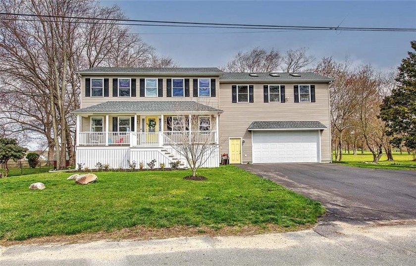 Desirable Warwick Neck Colonial located on a dead-end street - Beach Home for sale in Warwick, Rhode Island on Beachhouse.com