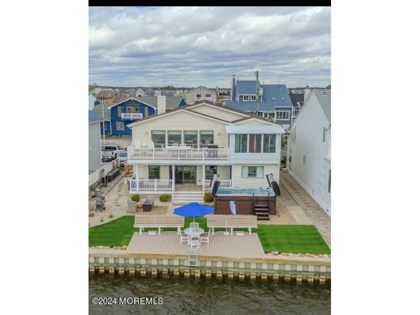 Experience the allure of bayfront living approx 2753 sq ft, on - Beach Home for sale in Brick, New Jersey on Beachhouse.com