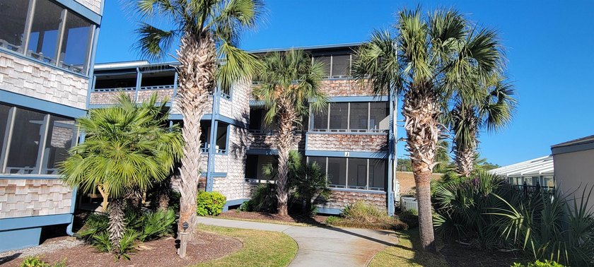 Very nice 1st floor 2 br, 2bt corner condo at Summertree - Beach Condo for sale in Myrtle Beach, South Carolina on Beachhouse.com