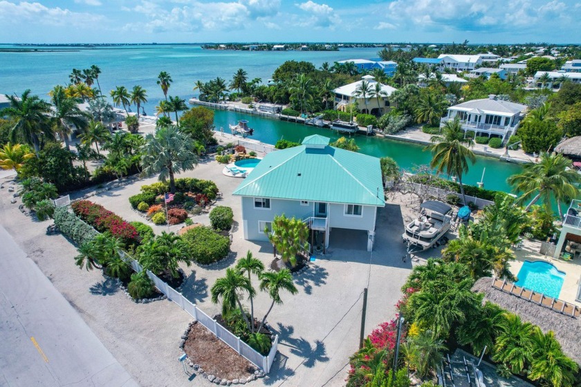 Imagine yourself owning this lovely piece of paradise. Located - Beach Home for sale in Sugarloaf Key, Florida on Beachhouse.com