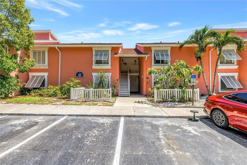 Welcome to your own private oasis in Bermuda Bay! This gated - Beach Condo for sale in St. Petersburg, Florida on Beachhouse.com