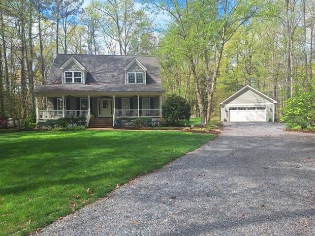 Immaculate 3 Bedroom, 2 1/2 bath, Cape style house in Cedar - Beach Home for sale in Urbanna, Virginia on Beachhouse.com