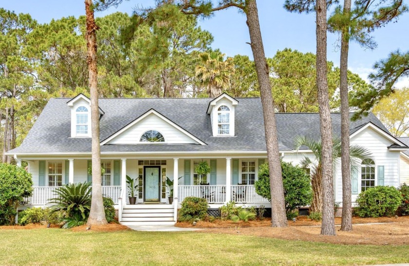 Welcome to 1416 Lagoon Park Circle, an updated Southern haven - Beach Home for sale in Mount Pleasant, South Carolina on Beachhouse.com