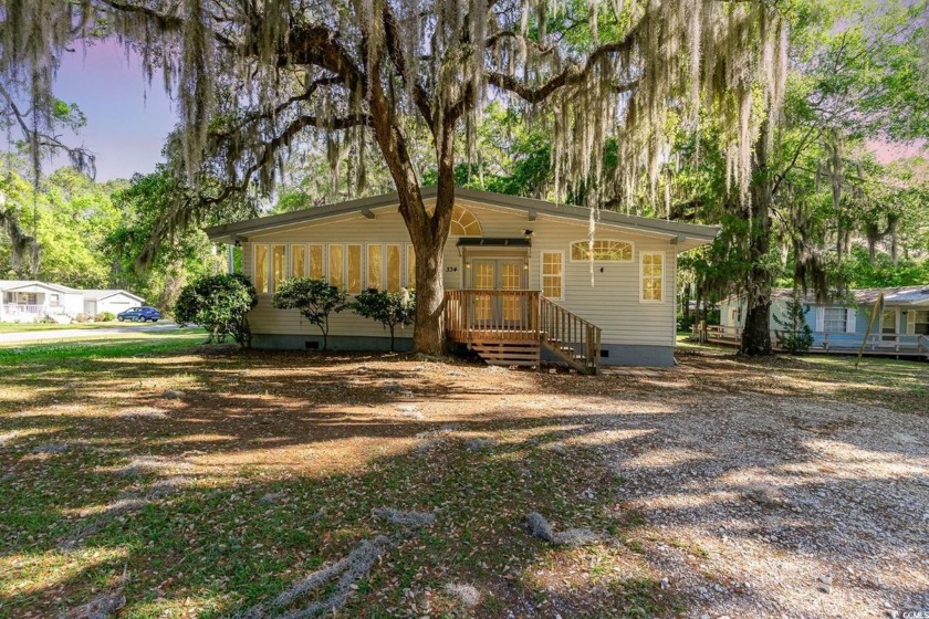 Motivated seller. This recently remodeled 3 BR/2.5BA home is a - Beach Home for sale in Pawleys Island, South Carolina on Beachhouse.com