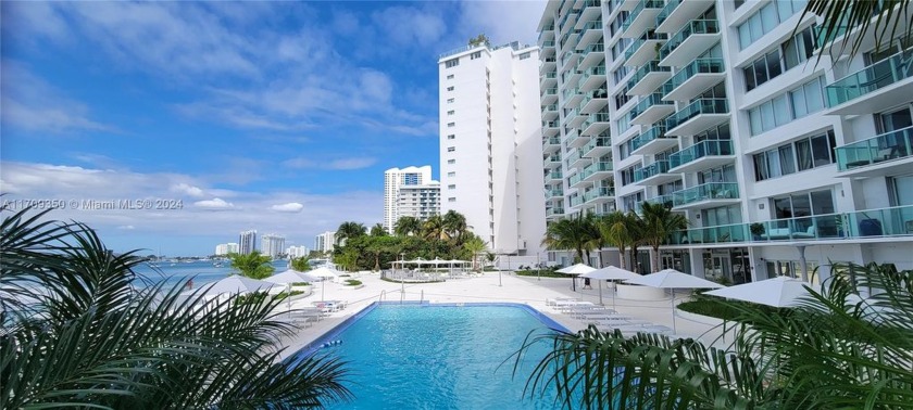 ATTENTION INVESTORS: 8TH FLOOR BIG STUDIO UNIT WITH WOOD FLOORS - Beach Condo for sale in Miami Beach, Florida on Beachhouse.com