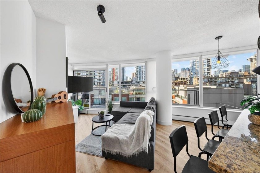Welcome to Firenze in the heart of Downtown VW! This bright & - Beach Condo for sale in Vancouver, British Columbia on Beachhouse.com