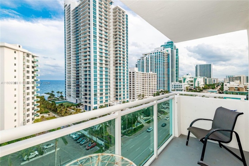 VERY LARGE ONE BEDROOM WITH ONE AND A HALF BATHROOM APARTMENT - Beach Condo for sale in Hollywood, Florida on Beachhouse.com